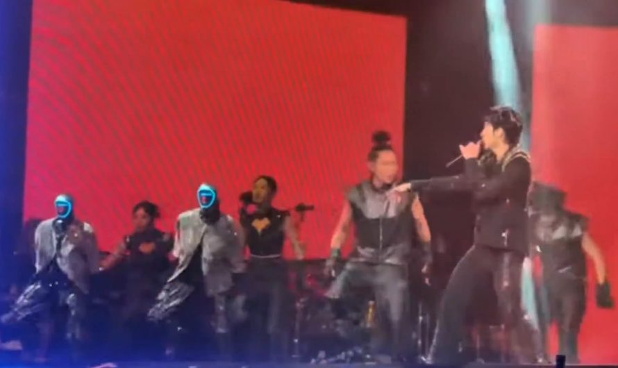 Robots performing at Taiwanese-American singer Wang Leehom’s concert in Chengdu.