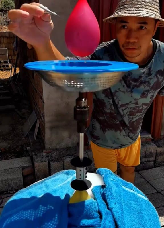 Slo-mo-king at it again