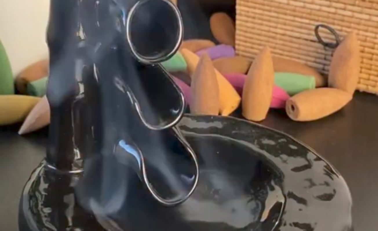 Smoke fountain (backflow incense burner)