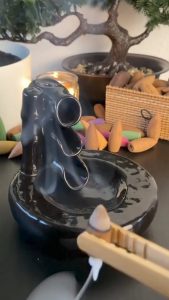 Smoke fountain (backflow incense burner)