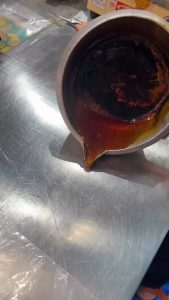 Smooth candy pouring