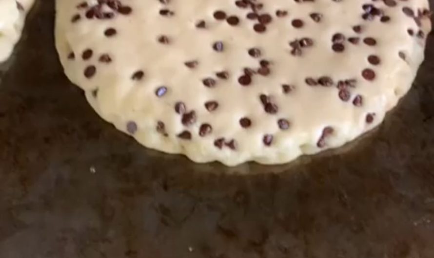 Smooth pancake and egg flipping