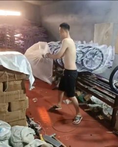 Smoothly Bagging a Bicycle for Delivery