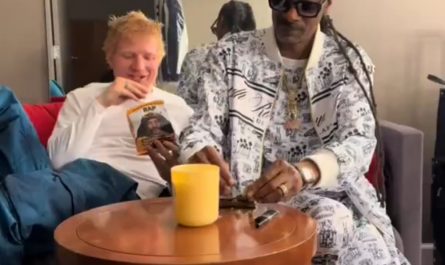Snoop Dogg rolled a blunt in 15 seconds to smoke with Ed Sheeran 😭