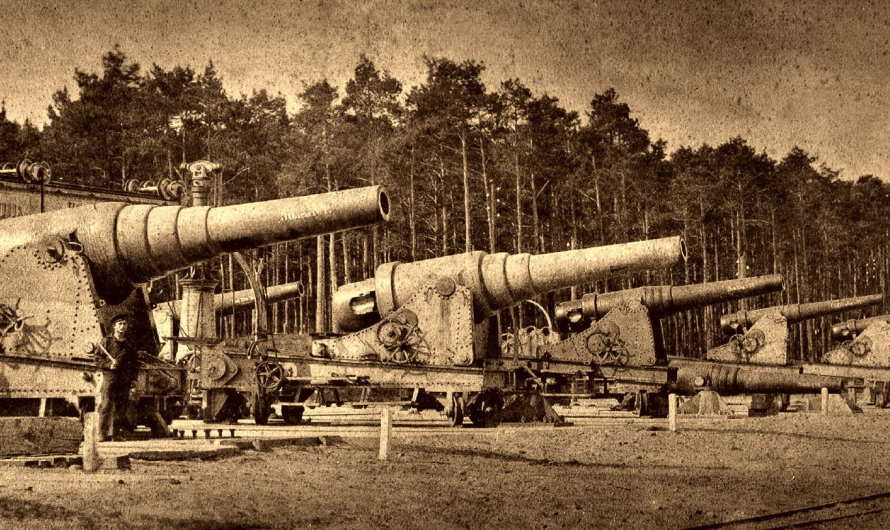 Soldier posing with main battery, Kummersdorf-Berlin, 1885.