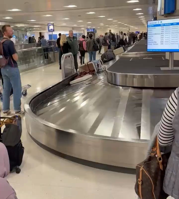 Somebody forgot to lock their “luggage”