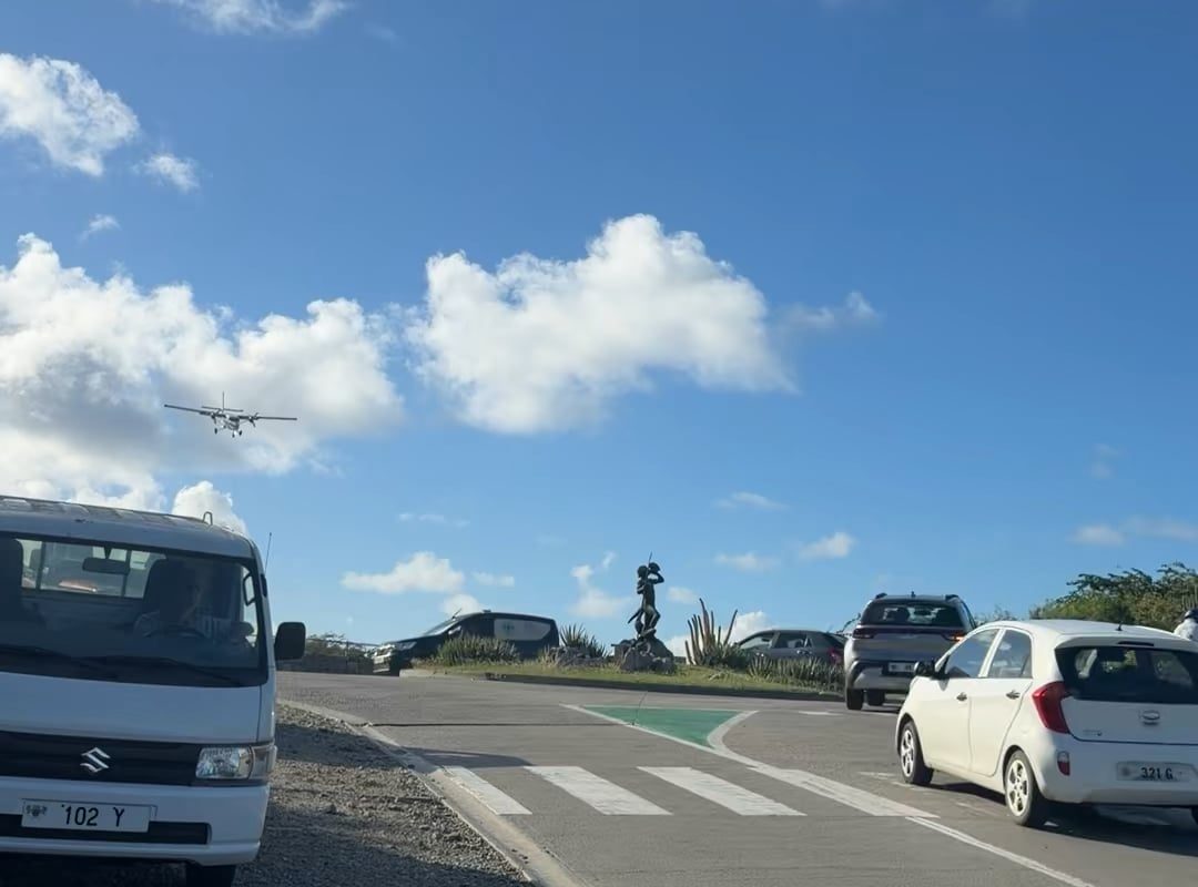 St. Barts' Gustaf III Airport (SBH) one of the world's most thrilling/challenging landings for small planes