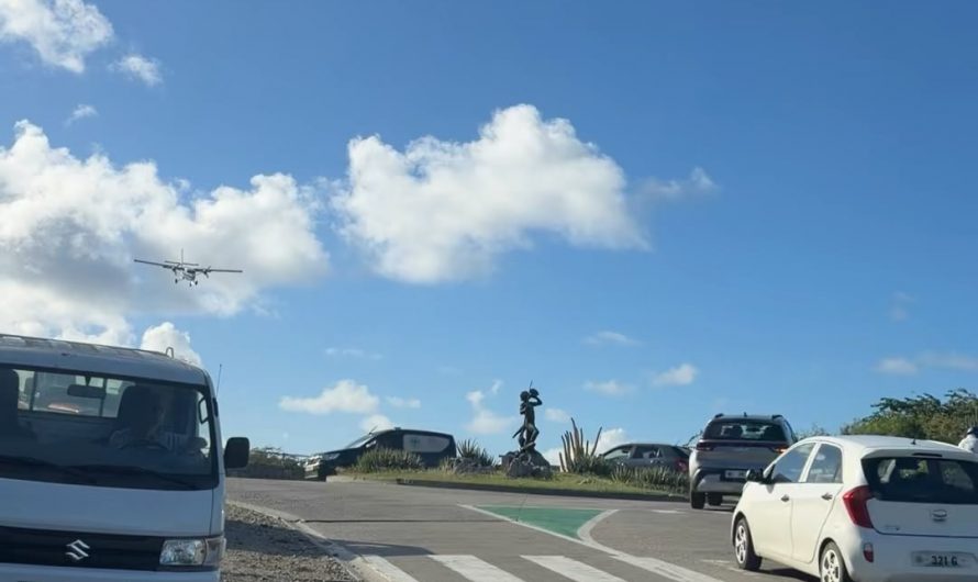 St. Barts’ Gustaf III Airport (SBH) one of the world’s most thrilling/challenging landings for small planes