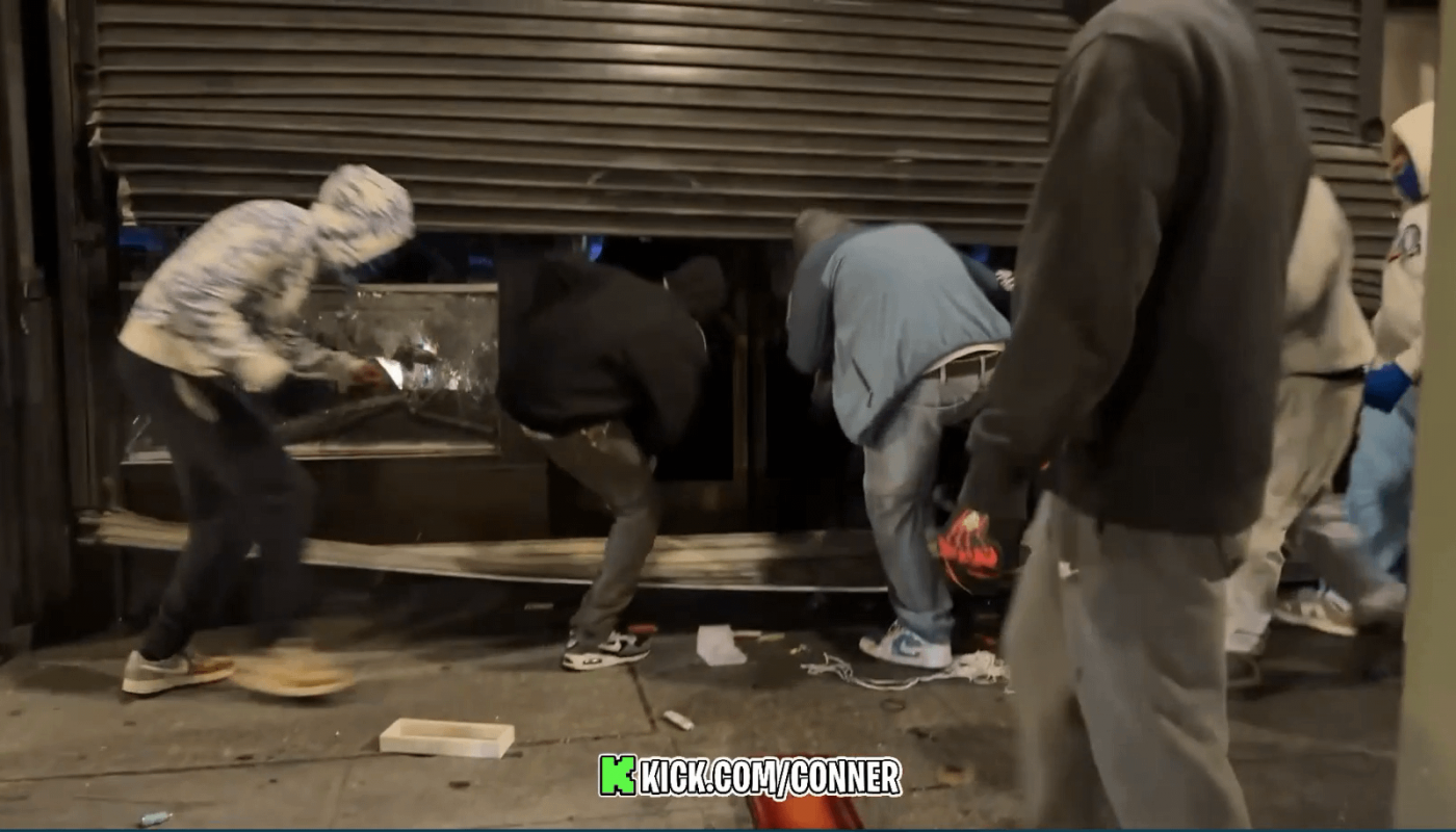 Streamer gets attacked by “protestors” who were looting a jewelry store in LA