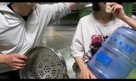 That plastic bag is amazing