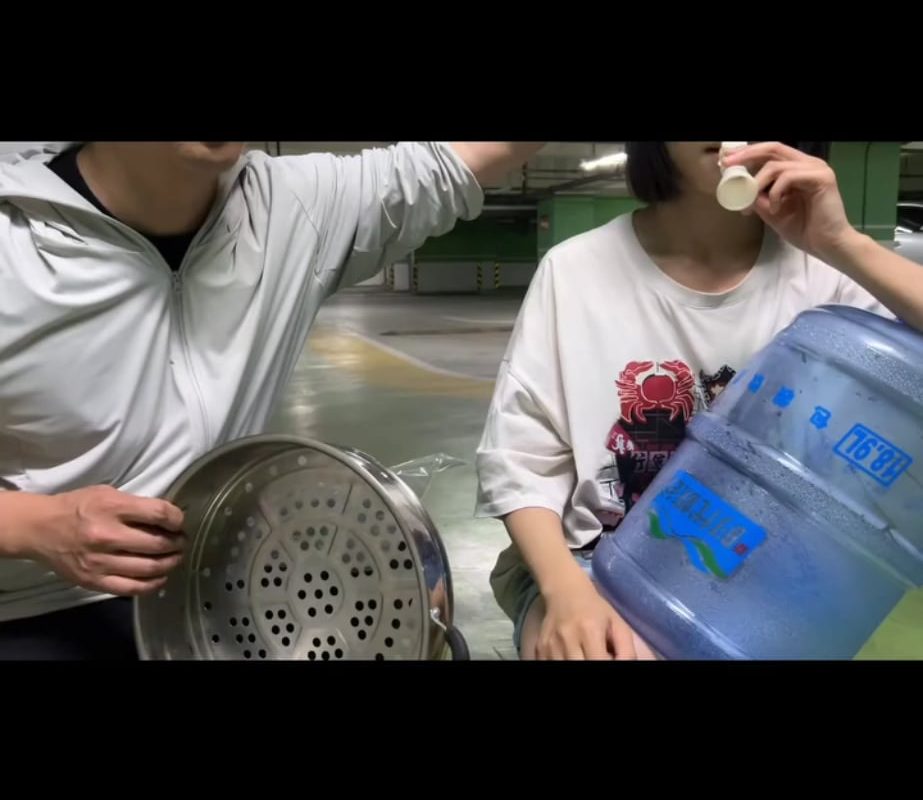 That plastic bag is amazing