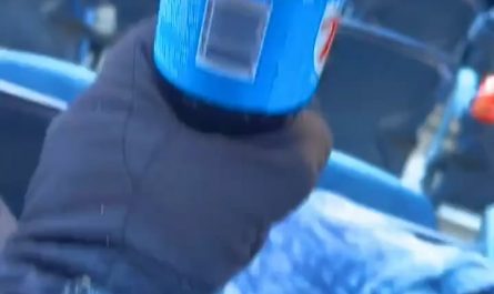 The Bears vs Browns game was so cold that this soda instantly froze after being opened
