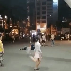 The effortless skill of jianzi players (an ancient game in China)