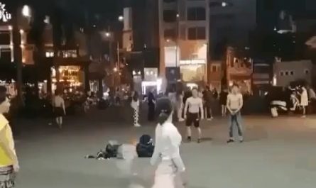 The effortless skill of jianzi players (an ancient game in China)