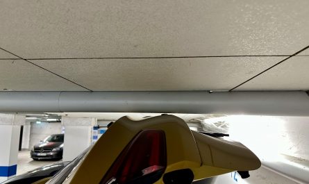 The space between my trunk door and the ceiling(pipe) of the park garage