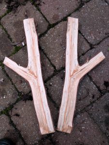 The way I split this piece of wood... I can double wield!