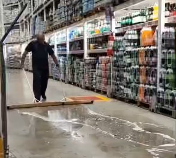 The way he spin the water