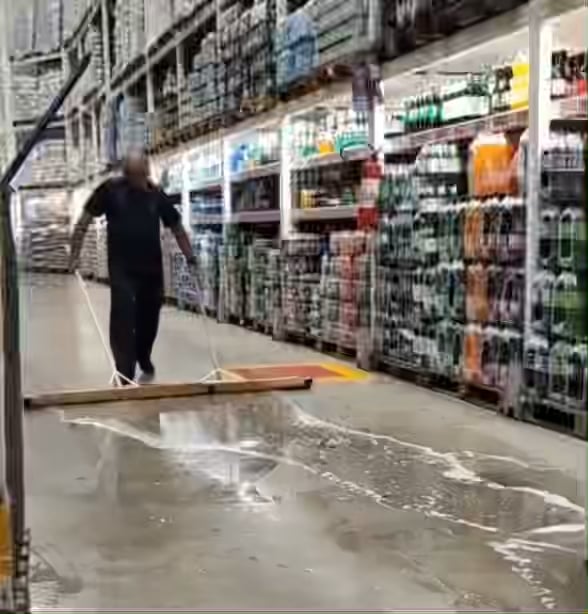 The way he spin the water