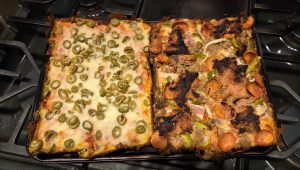 The way these two pizzas fit neatly into this pan