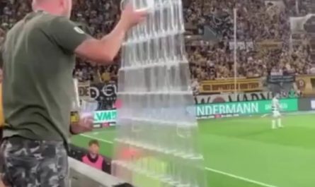 The whole stadium was more invested in this than in the game. 👀