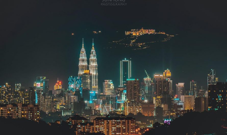 There’s a hill station city in Malaysia called Genting Highlands, and when viewed from the right place at the right time, it looks like it’s a city from the sky.