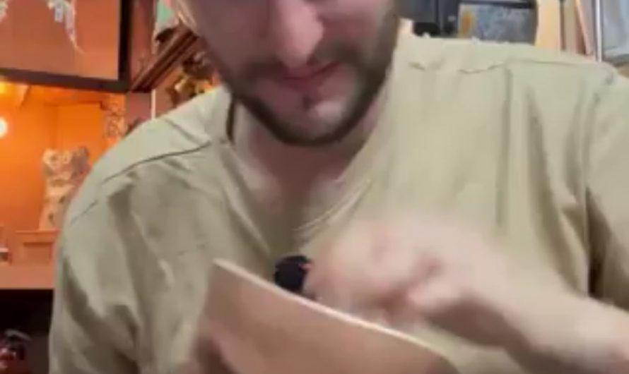 This Japanese mask transforms your face