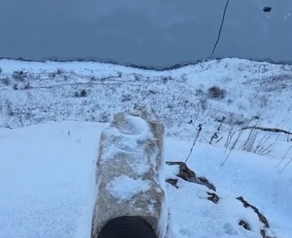 This Rock Breaking Ice Is Pure Satisfaction