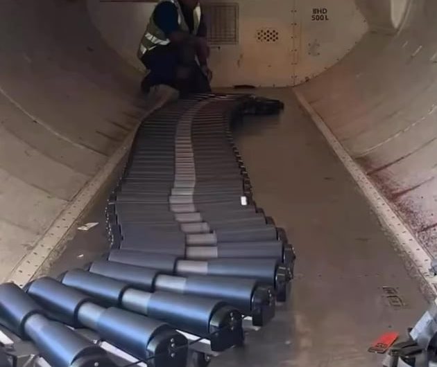 This is how your luggage is loaded inside an aircraft before takeoff