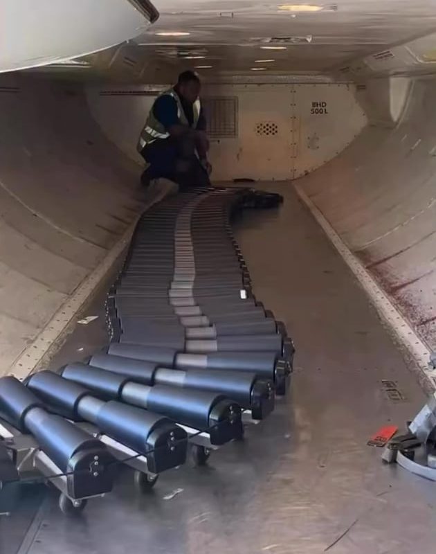 This is how your luggage is loaded inside an aircraft before takeoff