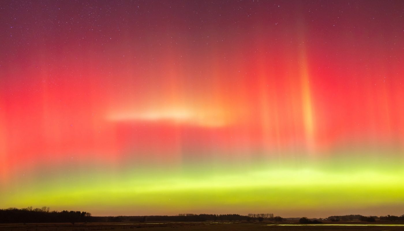 Time-Lapse of Extreme Northern Lights in North Germany Last Night (2026-01-19/20) [OC]