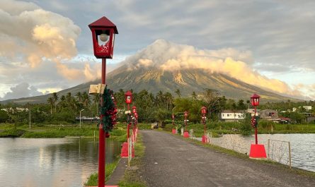 Took these picture of the Mayon Volcano