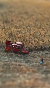 Using tilt-shift photography makes a real farm look like toys
