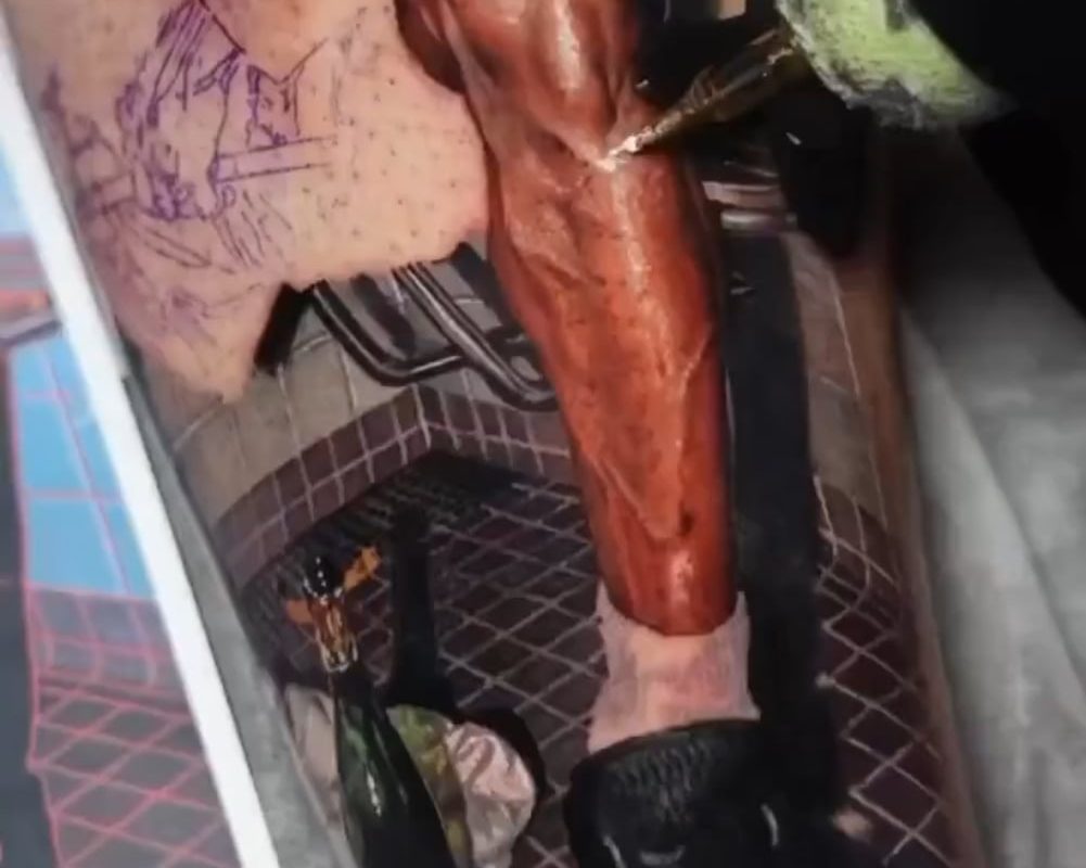 Victoria Lee is a tattoo artist renowned for her expertise in color and black & grey realism, drawing inspiration from the intricate interplay of light and shadow in realistic art. 🖼