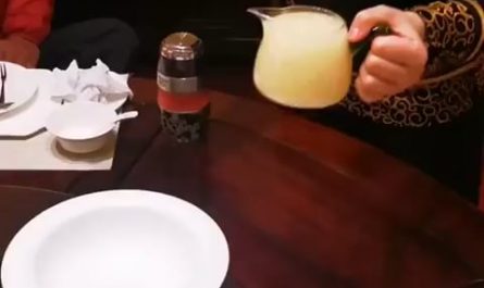 Yin-Yang soup in the making