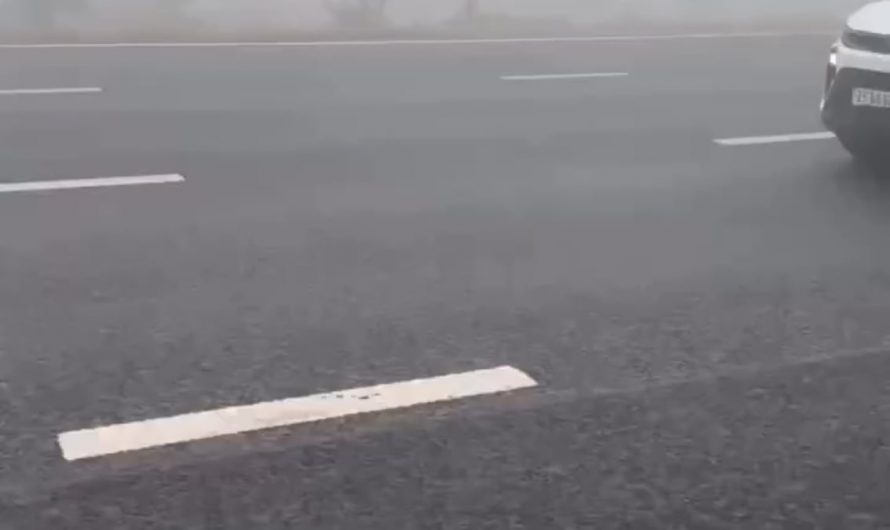 Zero visibility due to smog leads to massive pile-up on a Delhi-Mumbai highway, India.