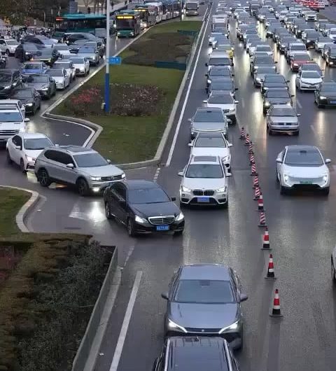 Zipper merge at normal speed