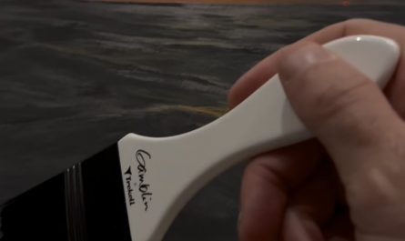 Satisfying oil painting varnish.