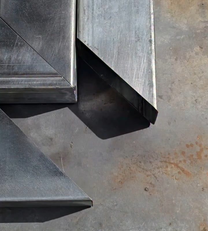 Angular joint geometry