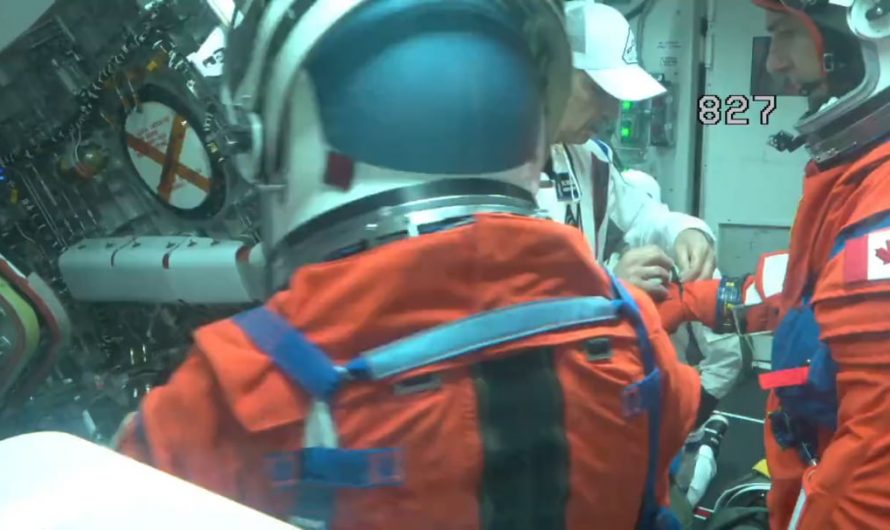 Artemis II: never-before-seen images show the crew inside the Orion capsule during a launch rehearsal. The exercise took place on December 20, 2025, at the Kennedy Space Center in Florida, in NASA’s VAB.