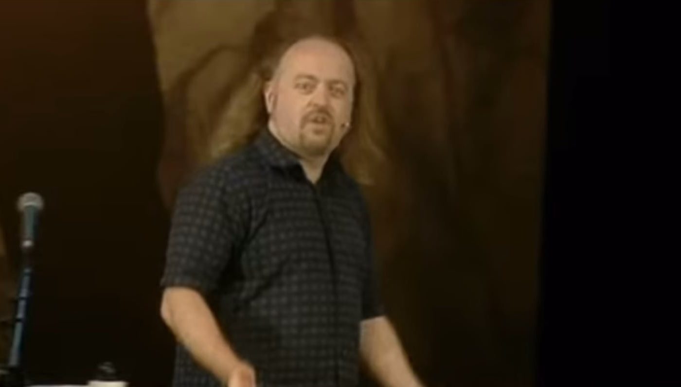 Audience all clap at once for sound effect