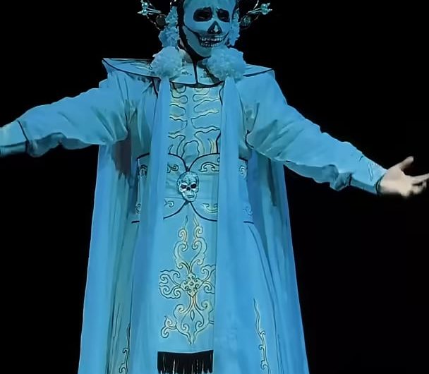 Bian Lian: Ancient Chinese “Face Changing” Dramatic Art