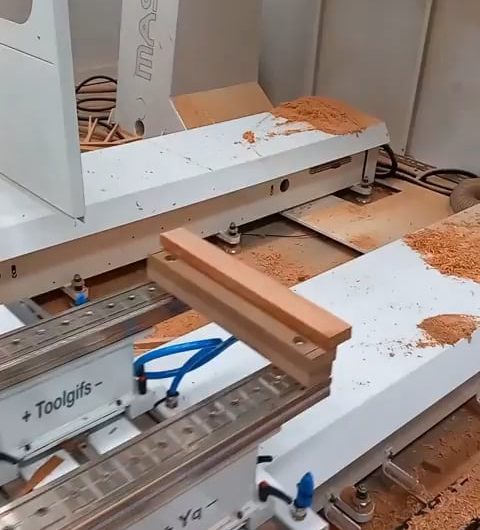 CNC Woodworking with Automatic Tool Changer