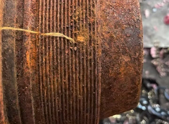 Derusting and maintenance of a machine