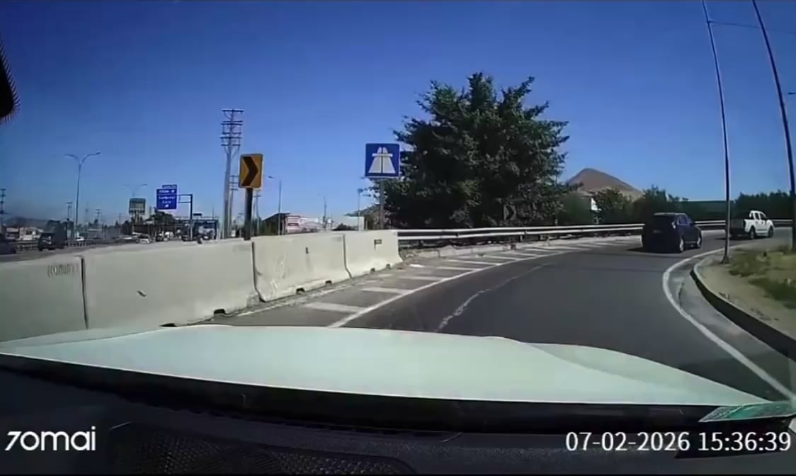 Driver escapes attempted highway robbery in Chile