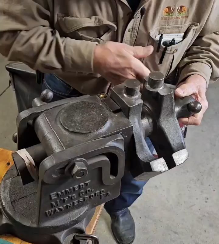 Emert Universal Machinist Vise