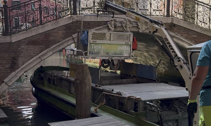 Garbage management in Venice