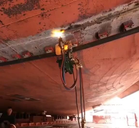 In 2009 the cruise ship Braemar was cut in half and lengthened by 31.2m. This added accommodation for an additional 250 passengers, increasing the total passenger capacity from 727 to 977. It also added a Observatory Lounge, Restaurant, and pool area with two pools and a children’s pool as well.