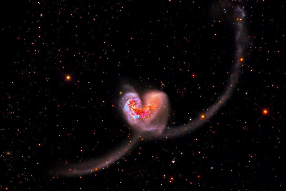 Interacting galaxies NGC 4038 and NGC 4039 in the Corvus constellation