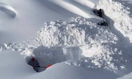 Kamchatka peninsula in the far east of Russia is currently buried under a massive white blanket. A record-breaking blizzard dumped tons of snow on the region, burying houses and cars under drifts up to 3 meters high. Locals are literally digging tunnels just to get out of their front doors.