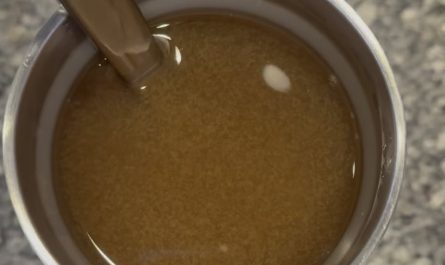 My honey lemon tea moving without being stirred